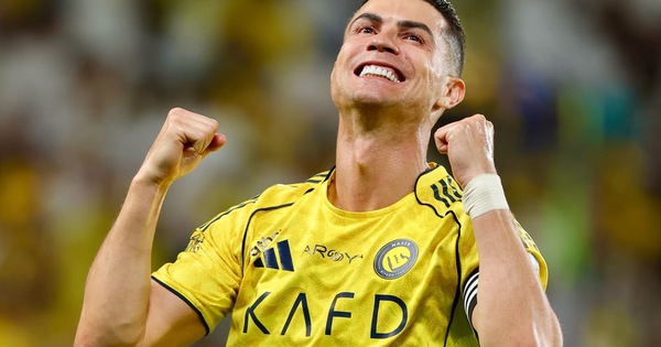 Đẳng cấp Ronaldo: Vừa trở lại sau chấn thương đã lập cú đúp