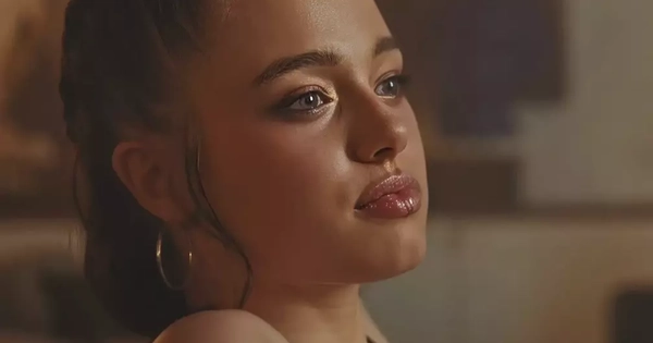 Không nhận ra con gái Angelina Jolie và Brad Pitt