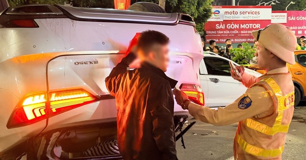 Khởi tố tài xế ô tô Lexus tông liên hoàn 6 xe trên phố Hà Nội