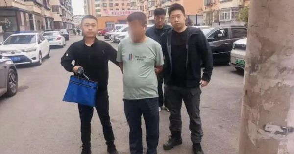 Chặn shipper giữa đường, thu giữ 4 cây vàng và hơn 153 triệu đồng giấu trong nồi cơm điện