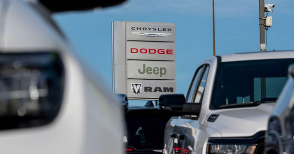 Hãng xe hơi 100 năm tuổi biểu tượng của Mỹ giờ chỉ bán đúng một chiếc xe, gặm nhấm khoản lỗ 25 tỷ USD