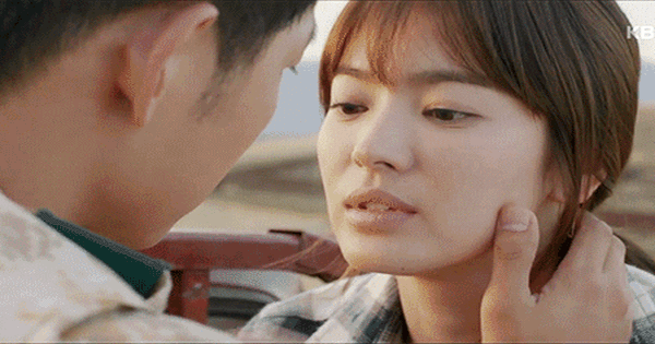 Hậu Duệ Mặt Trời: 10 năm trôi qua vẫn là huyền thoại phim Hàn không thể thay thế