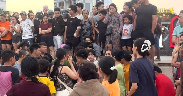 Rủ nhau đi tắm biển, 2 nam sinh bị nước cuốn, 1 em mất tích