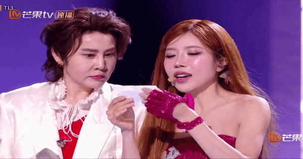 Trang Pháp bị BTC show Trung “tắt mic” khi đang phát biểu, thứ hạng sau vòng loại đúng khó tin