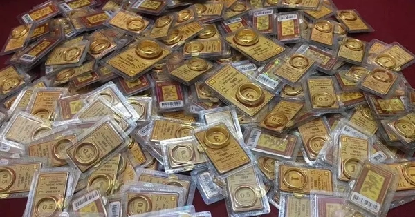 Giá vàng đồng loạt giảm mạnh