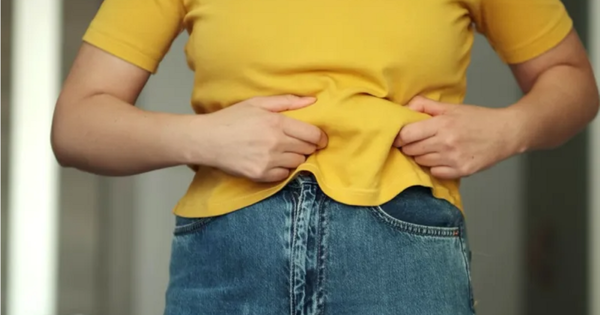 4 thói quen buổi sáng đơn giản giúp giảm mỡ bụng sau tuổi 50