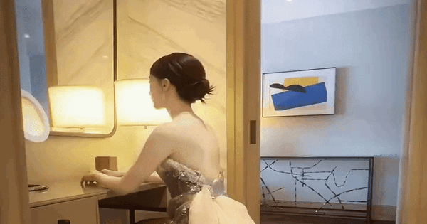 Ngô Cẩn Ngôn đã làm gì với gương mặt của mình vậy?