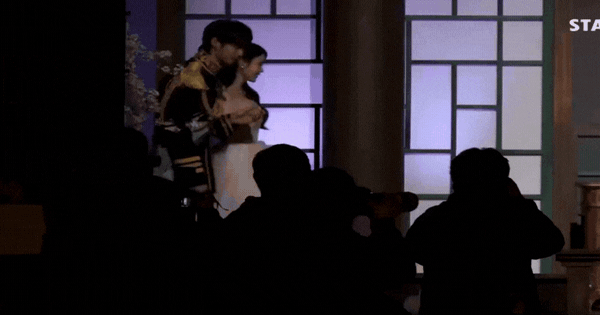 Cặp đôi hoàng tử - công chúa đẹp nhất 2026 là đây: Visual cổ tích thần tiên, xa hoa lộng lẫy chói cả mắt