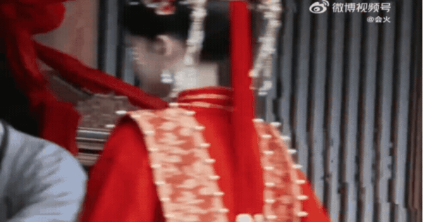 Ngắm nhan sắc này mới hiểu “kinh tài tuyệt diễm” là gì: Visual vạn năm có một, đẹp đến nghẹt thở