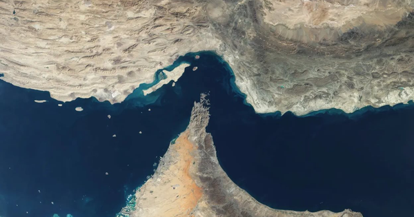 Thực hư ‘lệnh phong tỏa’ eo biển Hormuz: Hàng chục tàu vẫn nượm nượp băng biển, 4-5 tàu dầu vượt chốt mỗi ngày, Iran toan tính gì?