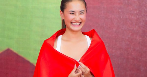 Cận cảnh visual xinh đẹp của "công chúa pickleball" Alix Trương khi khoác cờ Việt Nam đầy tự hào