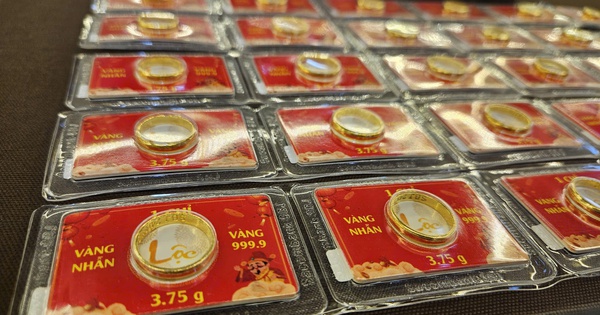 Cuối ngày 7-4, giá vàng miếng SJC, vàng nhẫn giảm nhanh, ngược dòng thế giới