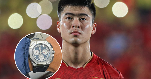 Duy Mạnh bị mất đồng hồ hiệu trị giá hơn 1 tỷ đồng