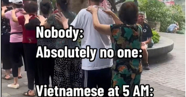 Khách Tây ở Việt Nam phải dậy lúc 5h sáng ra đường để chứng kiến điều hiếm thấy trên thế giới
