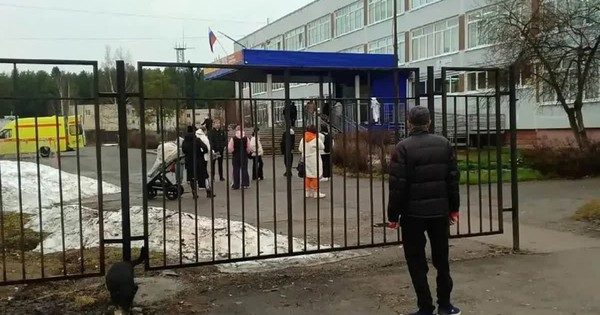 Học sinh đâm dao sát hại giáo viên tại trường học ở Nga