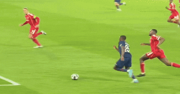 Trọng tài gây tranh cãi trận Liverpool thua tan tác trên sân PSG