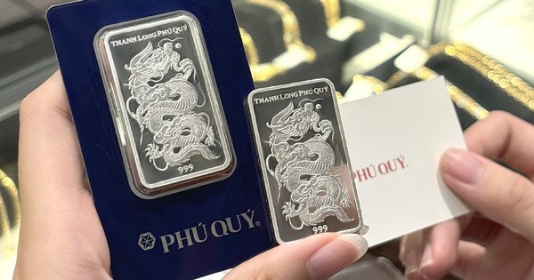 Giá bạc sáng nay giảm 4 triệu đồng/kg