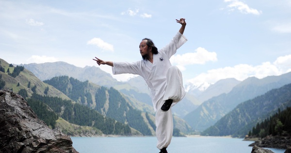 Cao thủ võ thuật Trung Quốc bỏ nghề bác sĩ, chia tay bạn gái để làm chưởng môn