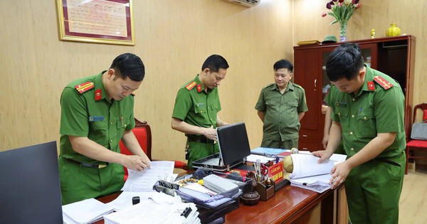 Cận cảnh khám xét, bắt giữ một Giám đốc Trung tâm trợ giúp xã hội