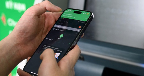 Nhận được số tiền lớn nghi là chuyển khoản nhầm, chủ tài khoản cần làm gì?