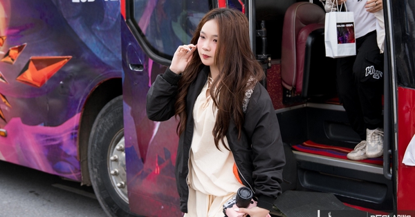 Hàng ngàn game thủ lên xe bus đổ bộ Quảng Ninh, chảo lửa chung kết Đấu Trường Danh Vọng nóng rực trước giờ G