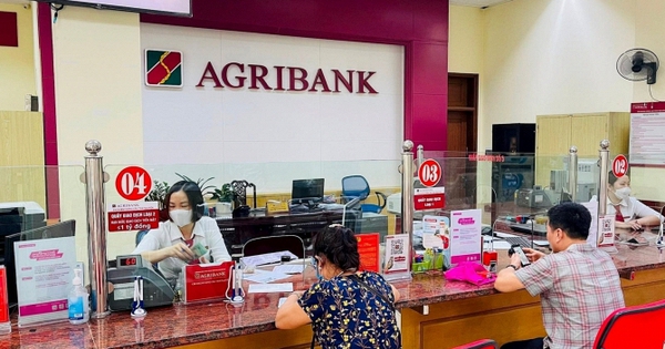 Tài khoản Agribank, BIDV, MB, VietinBank... sẽ trừ tiền mỗi tháng đối với nhóm khách hàng sau
