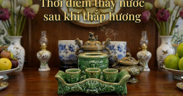 Thời điểm thay nước trên bàn thờ