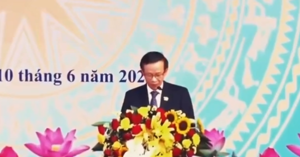 1 phút 4 giây bài phát biểu từ 4 năm trước của nguyên hiệu trưởng ĐH Sư phạm Hà Nội viral trở lại