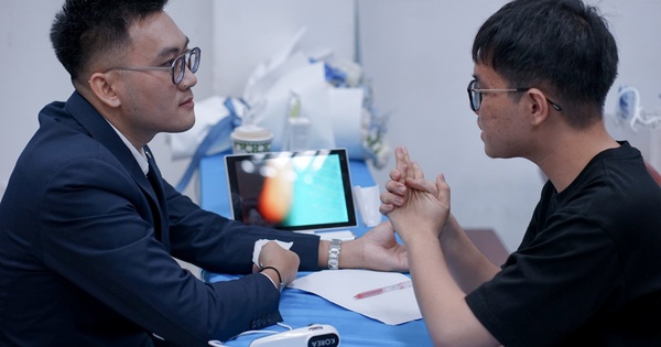 Giải mã bộ đôi gel mụn Actidem Derma đang được Gen Z truyền tay mùa hè này