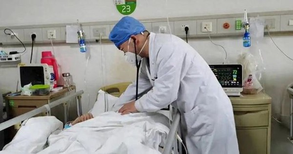 Người đàn ông 55 tuổi hỏng thận vì thường xuyên làm việc này trong bữa cơm