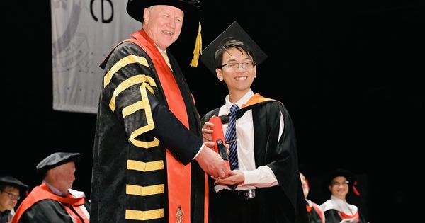 Từ lái máy cày, xúc than đến học bổng tiến sĩ toàn phần tại Úc ở tuổi 21