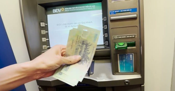 Vietcombank, BIDV, Techcombank,... sẽ thu phí chuyển khoản trong những trường hợp sau