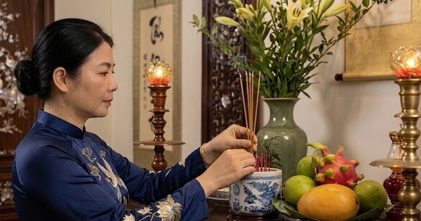 Thắp hương xong nên hạ 4 thứ này