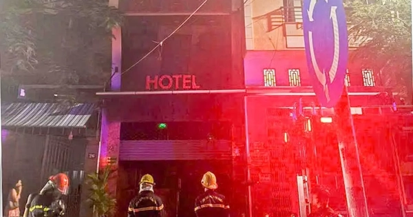 Cháy khách sạn lúc rạng sáng ở Nha Trang, khách hoảng loạn chạy lên tầng thượng