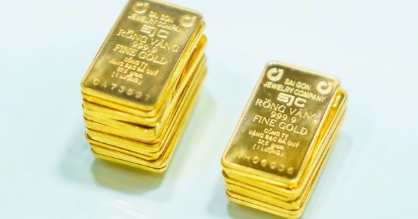 Giá vàng giảm liên tiếp, nhiều người lỗ hơn 30 triệu đồng/lượng nếu mua từ đỉnh