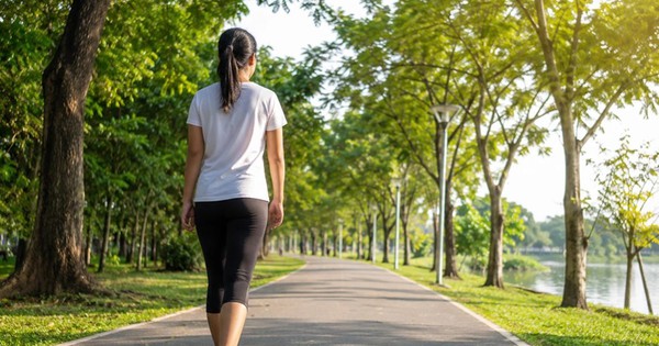 Đi bộ một lần nữa lại được chú ý, bác sĩ phát hiện: Càng đi bộ nhiều mạch máu càng sạch hơn?