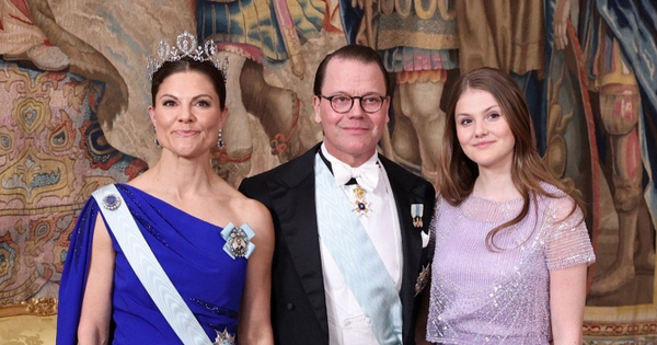 Cháu gái 14 tuổi của Quốc vương Carl XVI Gustaf đẹp tựa nàng thơ