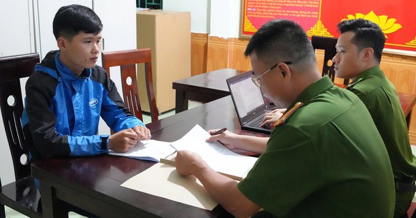 Công an làm việc với shipper Nguyễn Đình Hảo về số tiền 7,5 triệu đồng