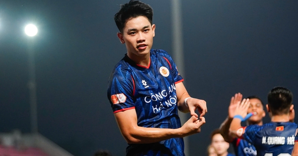 Đình Bắc phong độ huỷ diệt: 5 trận ghi 8 bàn, cách ăn mừng mới gây sốt
