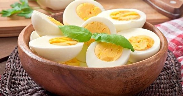 Ăn trứng hàng ngày suốt 1 năm, người phụ nữ 63 tuổi nhận tin vui
