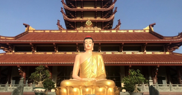 Ngôi chùa có pho tượng nặng 4 tấn, cao gần 5 mét vẫn sừng sững qua bom đạn