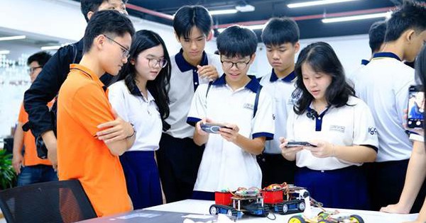 AI đang định nghĩa lại ngành kinh tế: Những chuyên ngành hút Gen Z mùa tuyển sinh 2026