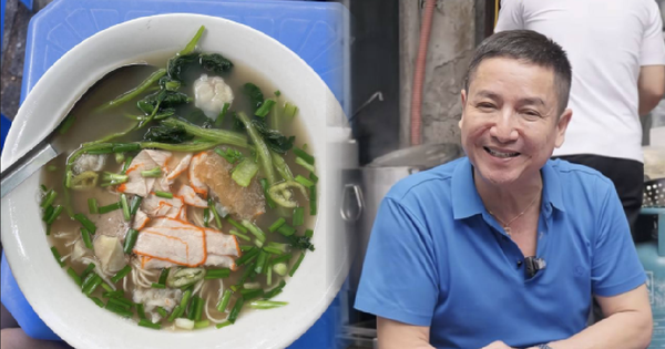 Hàng mì vằn thắn “chảnh” hơn 40 năm được NSƯT Chí Trung mê mẩn: Xin thêm thịt, xá xíu thoải mái nhưng nhất quyết không cho thêm nước dùng
