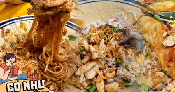 Thử bánh canh cua trộn khô tại Phú Nhuận: Không chan nước nhưng vẫn hút khách nhờ phần sốt cua đặc biệt