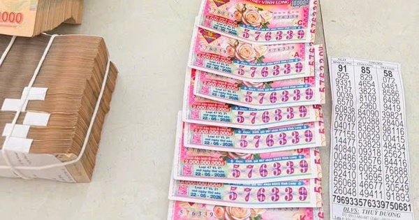 Lời kể từ chủ đại lý vé số nơi nam thanh niên mua giúp cụ già 8 tờ và trúng độc đắc 16 tỉ đồng