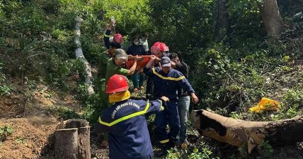 Nhóm học sinh rủ nhau 