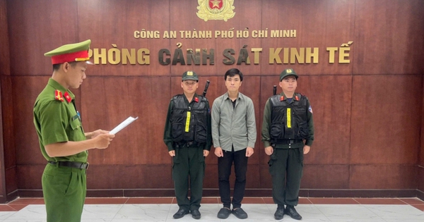 Ra quyết định khởi tố chủ công ty bán giày dép giả Lưu Phát Thuận SN 1991