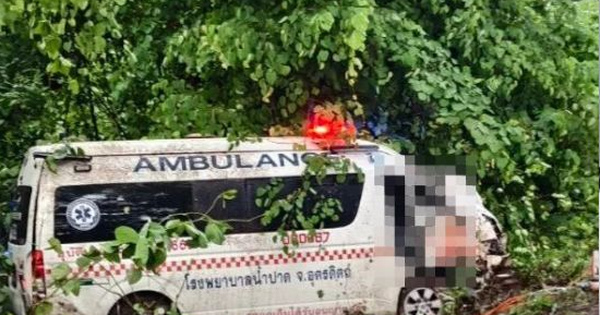 Xe cấp cứu đang trên đường làm nhiệm vụ thì gặp tai nạn, nữ nhân viên y tế tử vong thương tâm