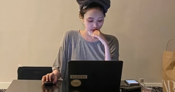 Tan làm rồi vẫn không được yên: Sếp giao việc, đồng nghiệp nhờ “giúp chị tí”, từ chối sao?