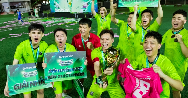 Dàn streamer Refund Gaming vô địch giải đấu FC Online Creator Championship mùa 2